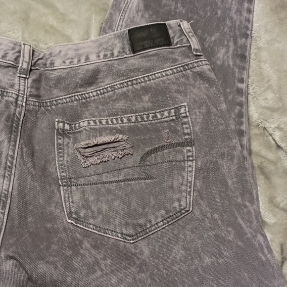 COPY - American Eagle Mom Jeans Distressed Ripped Acid Wash High Waisted Sz 12 … - Picture 8 of 10